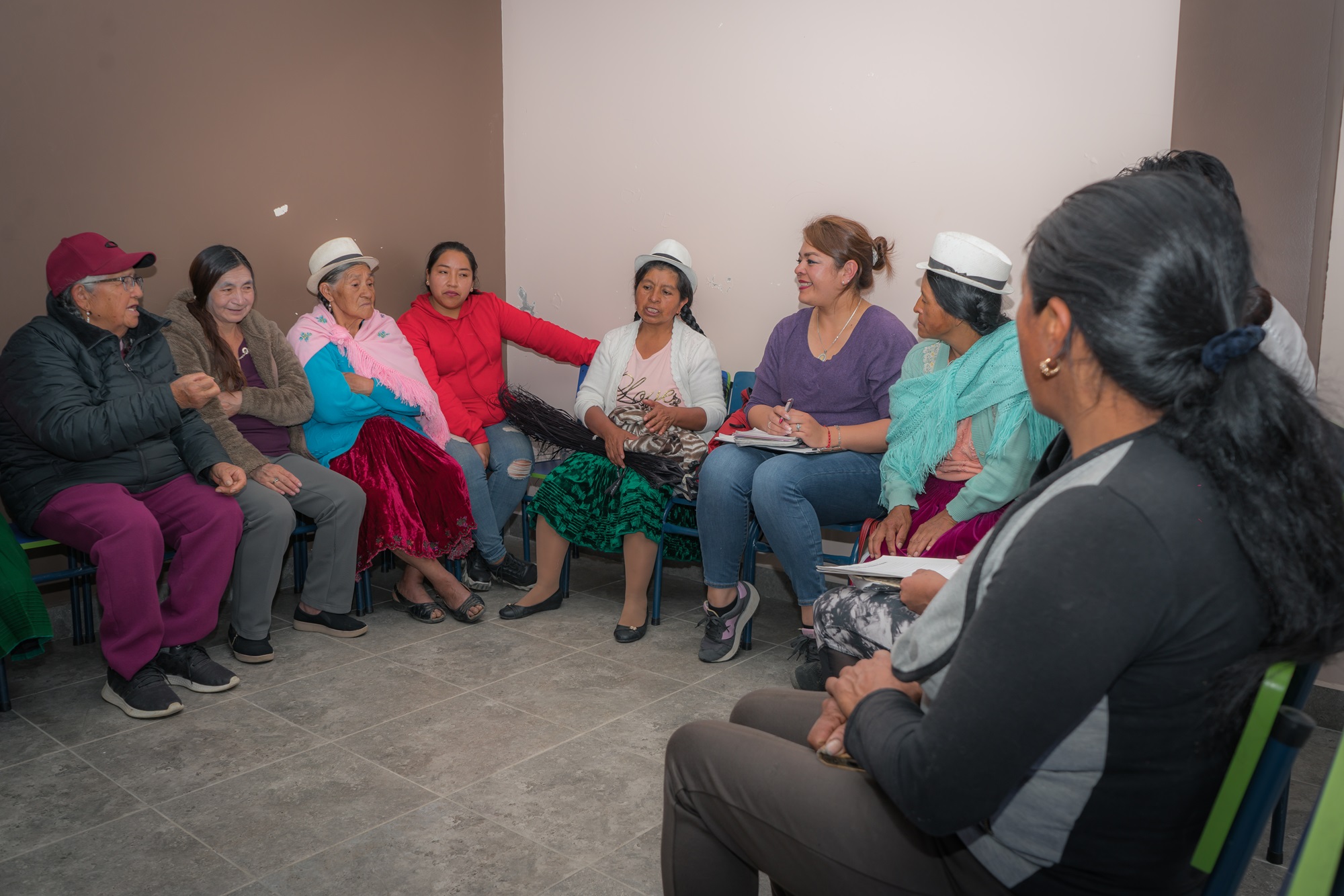 SOCIALIZACION MUJERES LIDERES